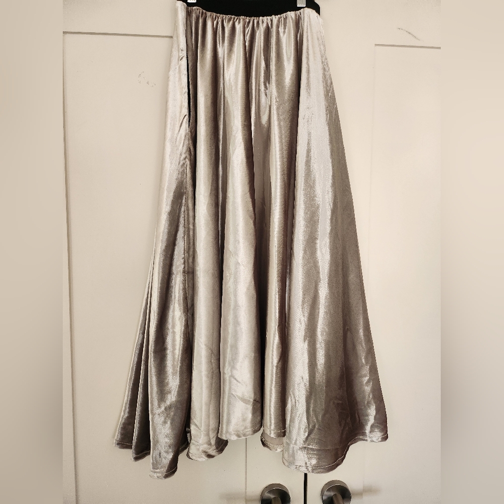 Girls little creative factory velvet maxi skirt size meduim new